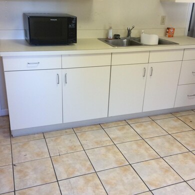 421 423 N Main St, Taylor, PA 18517 - photo 5