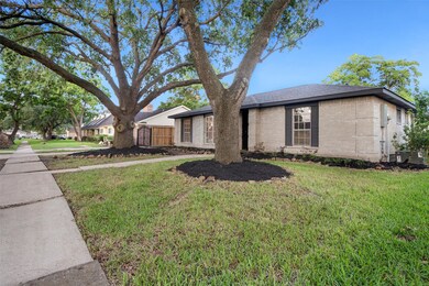 10506 Sageforest Dr, Houston, TX 77089 - photo 2