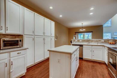 So Many Cabinets and Space