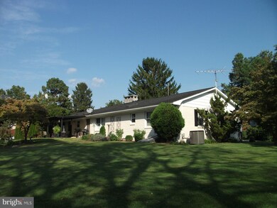 11102 Mapleville Rd, Hagerstown, MD 21742 - photo 5