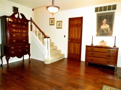 4713 E Longview Ct, Columbus, IN 47201 - photo 2