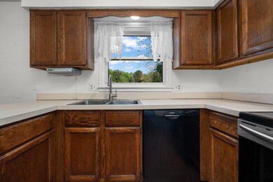 9672 Daisy Ln, Dexter, MI 48130 - photo 6