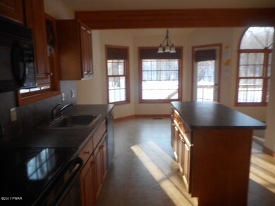 195 Aspen Dr, Milford, PA 18337 - photo 2