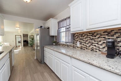 1052 Leith Ave, Waukegan, IL 60085 - photo 6