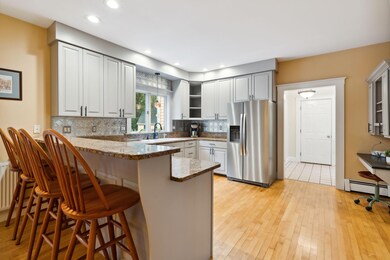 Full bath near side entry.