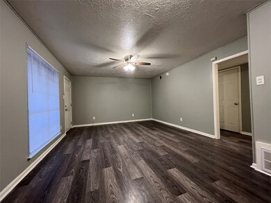3318 N Macgregor Way unit 6, Houston, TX 77004 - photo 4