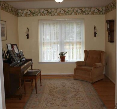 272 Maple Point Dr, Langhorne, PA 19047 - photo 4