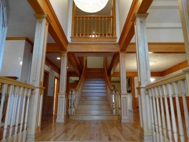 Entry/Foyer.