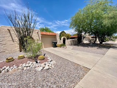 810 N Camino Santiago unit 3, Tucson, AZ 85745 - photo 2