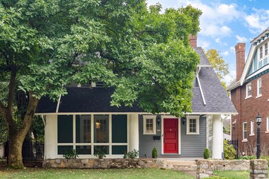 T 1815 E Oak St00080