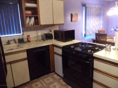 938 Clove Rd unit B, Staten Island, NY 10301 - photo 6