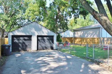 3924 41st St, Des Moines, IA 50310 - photo 3