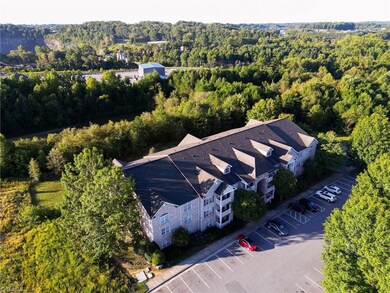 923 Windcastle Ln unit 311, Winston Salem, NC 27105 - photo 2