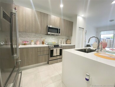 10241 NW 71st Terrace, Doral, FL 33178 - photo 5