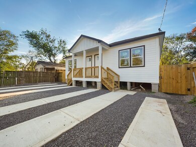 Private entrance to Unit B, with all the same feat