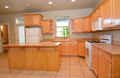 912 NE Revere Ave, Bend, OR 97701 - photo 5