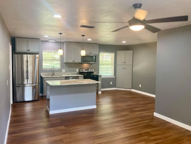 901 Avenue E, Marble Falls, TX 78654 - photo 5