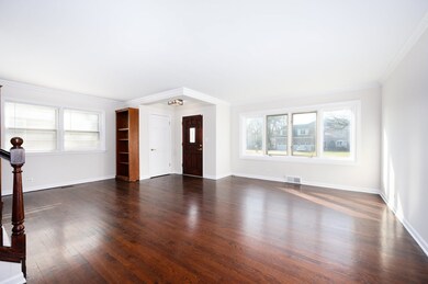 137 N Avon Rd, Elmhurst, IL 60126 - photo 3