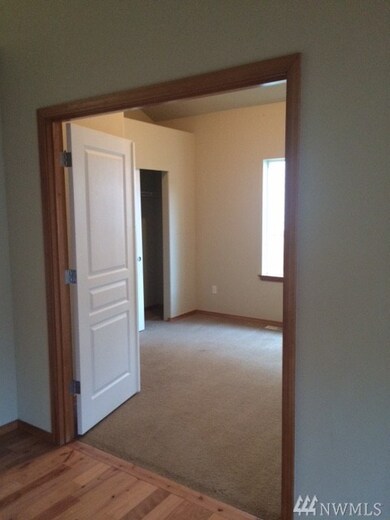 1404 Riddell Ave NE, Orting, WA 98360 - photo 2