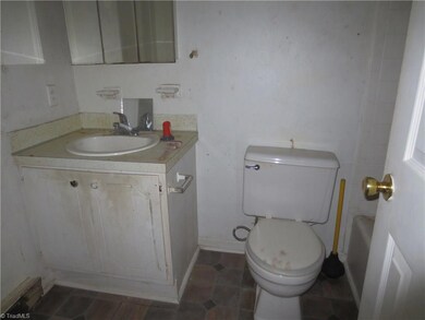 910 Winslow St, High Point, NC 27260 - photo 7