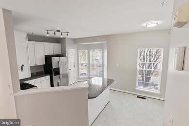 8108 Mallard Shore Dr, Laurel, MD 20724 - photo 4