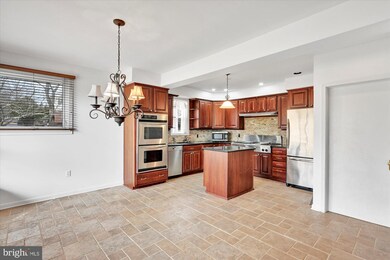 2850 Cedar Grove Rd, Broomall, PA 19008 - photo 7