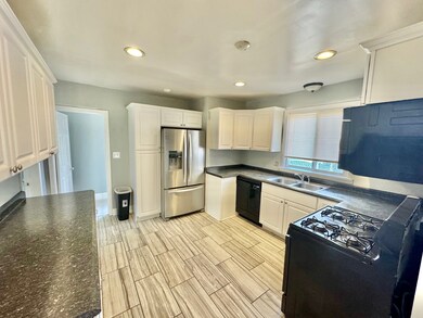 730 W Grove Ave, Waukegan, IL 60085 - photo 5