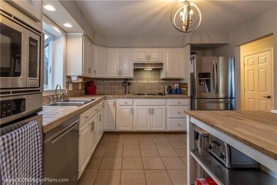 25 Algonquin Dr, Middletown, RI 02842 - photo 6