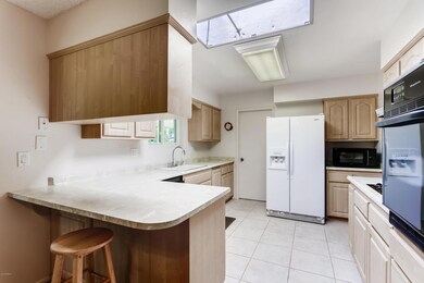 13639 N 10-004-4-Kitchen-MLS_Size