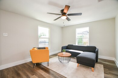 112 Westfield St, Houston, TX 77022 - photo 6