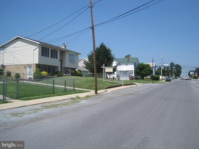 111 W 6th Ave, Ranson, WV 25438 - photo 3