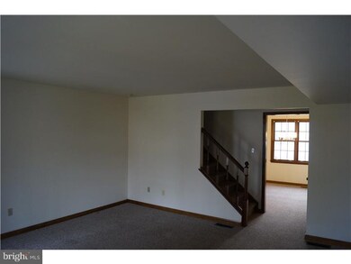 904 Pine Ct, Perkasie, PA 18944 - photo 3