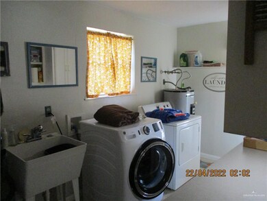 2914 Garza St, Edinburg, TX 78539 - photo 4