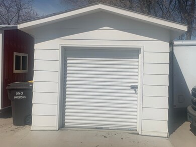 1314 Skyline Dr, Jamestown, ND 58401 - photo 3