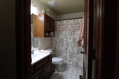 850 N Fordham Ave, Aurora, IL 60506 - photo 7