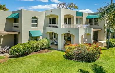 corridors, & the large lanai offers multiple seating & al fresco dining areas.