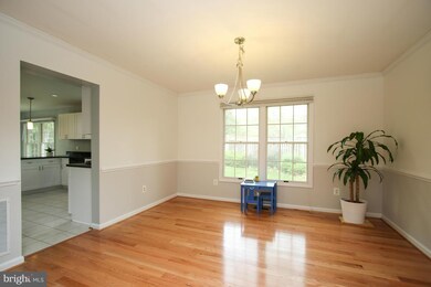 11215 Minstrel Tune Dr, Germantown, MD 20876 - photo 7