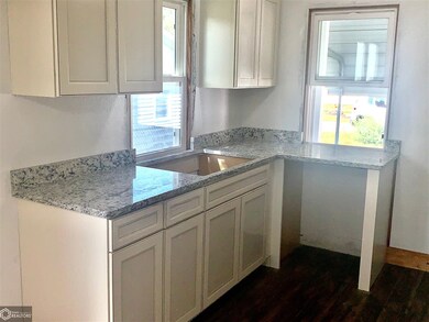 1006 N 6th Ave E, Newton, IA 50208 - photo 6