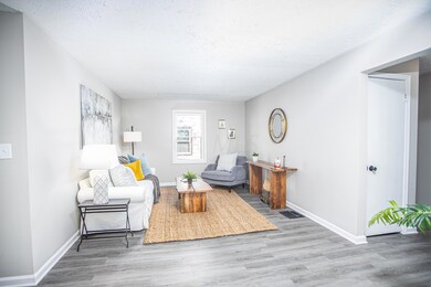 1167 Loretta Av 018