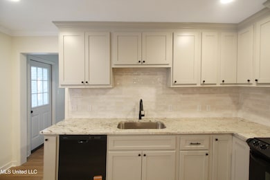 703 Lindale St, Clinton, MS 39056 - photo 6