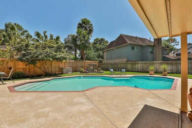 15715 Sweetwater Creek Dr, Houston, TX 77095 - photo 2