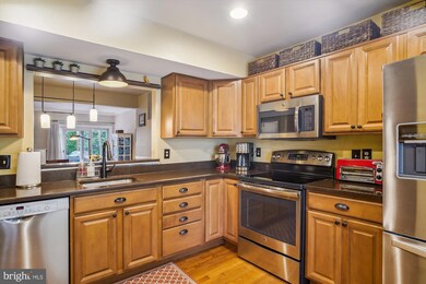 11540 Summer Oak Dr, Germantown, MD 20874 - photo 7