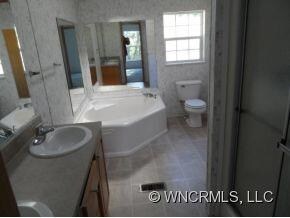 73 Sunrise Ridge Dr, Hendersonville, NC 28792 - photo 6