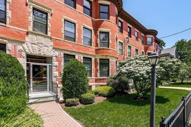 149 Winthrop Rd unit 4, Brookline, MA 02445 - photo 2