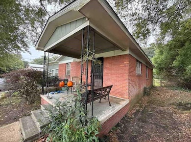 1527 Hannon Rd, Mobile, AL 36605 - photo 2