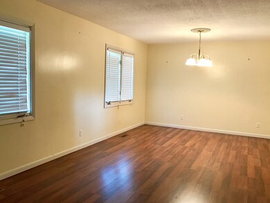 Living Roon / Dining Room