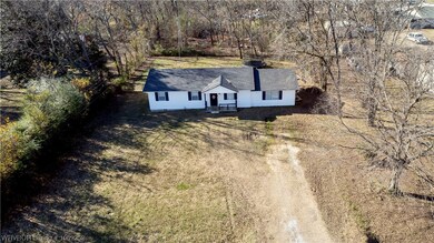 904 S Caddo St, Muldrow, OK 74948 - photo 3