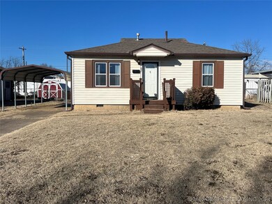 House features newer roof and tilt-out, vinyl wind