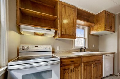 3947 40th St, Des Moines, IA 50310 - photo 5