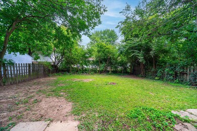 939 Bryon Ave-4